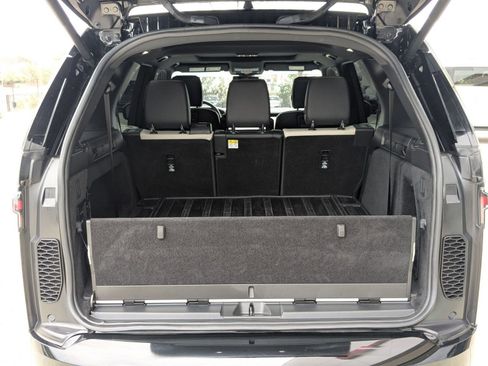 Used 2022 Land Rover Discovery S R-Dynamic image 22