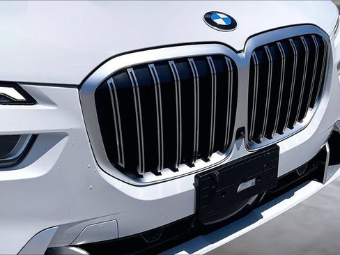 Used 2025 BMW X7 xDrive40i AWD/4WD image 29