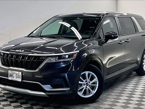 Used 2023 Kia Carnival LX FWD image 1