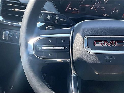 Used 2025 GMC Acadia Elevation FWD image 18