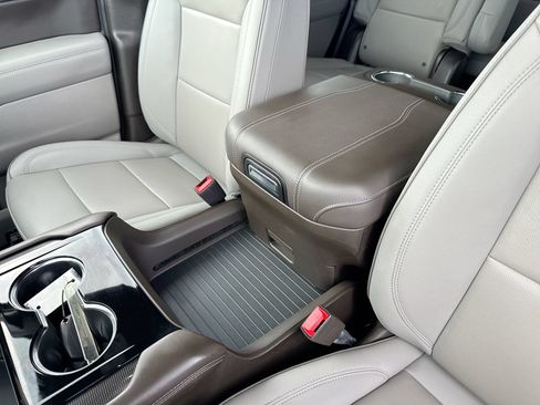 Used 2025 GMC Yukon Elevation w/ Technology Package AWD/4WD image 22