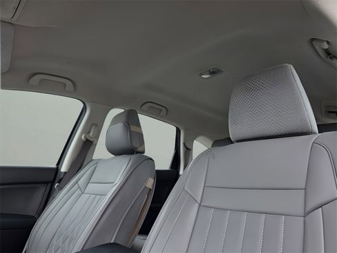 Used 2015 Honda CR-V LX image 19