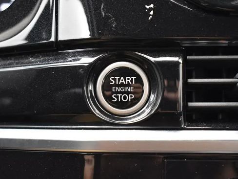 Used 2024 Nissan Pathfinder SV FWD image 29