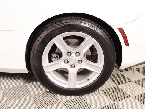 Used 2023 Chevrolet Camaro LT RWD image 15
