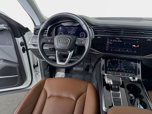 Used 2022 Audi Q8 Premium Plus image 26