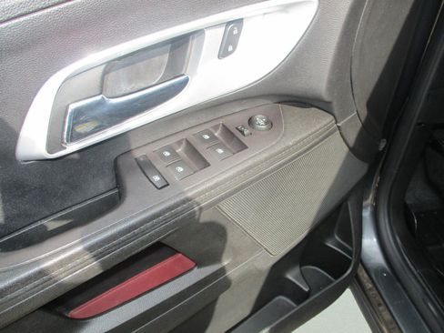 Used 2017 Chevrolet Equinox LT w/ Convenience Package image 19