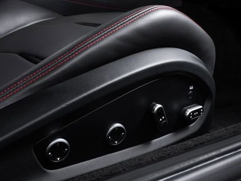 Used 2019 Ferrari GTC4Lusso AWD/4WD image 64