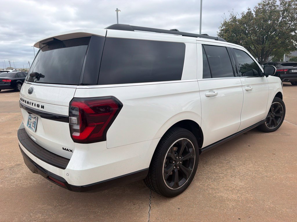 Used 2023 Ford Expedition Max Limited AWD/4WD image 3