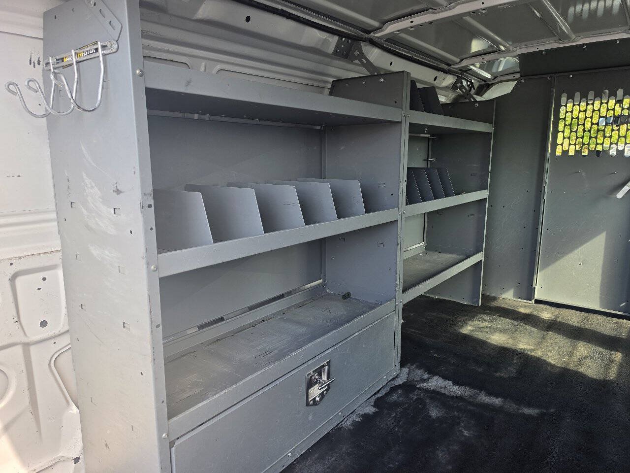 Used 2014 Ford E-250 and Econoline 250 RWD image 14