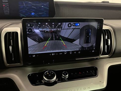 Used 2025 Ford Expedition Active image 15