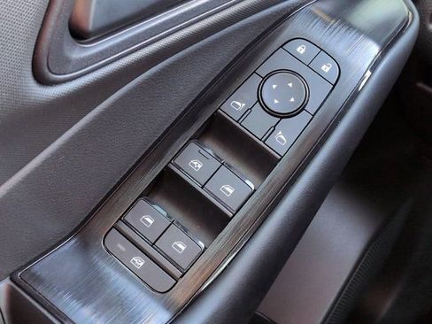Used 2025 Nissan Rogue S FWD image 21