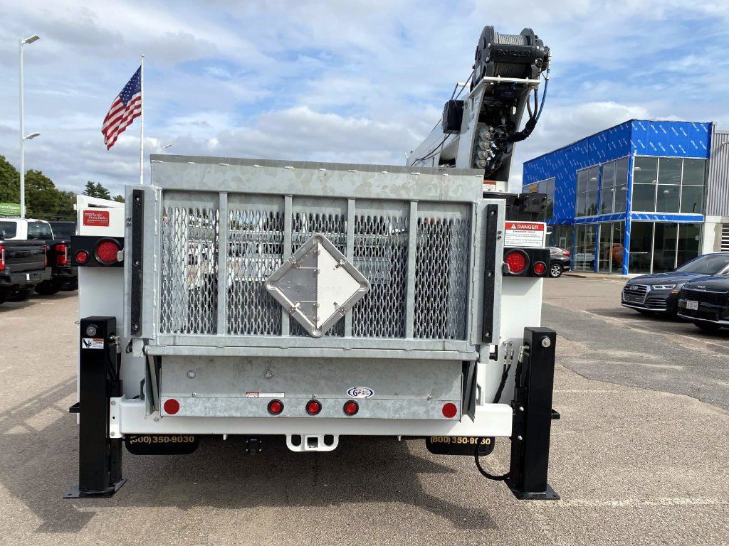 Used 2025 Ford F550 4x4 Regular Cab Super Duty image 4