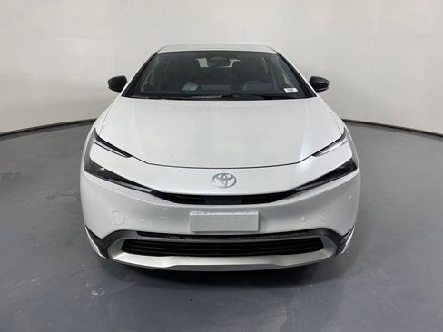 New 2026 Toyota Prius SE image 2