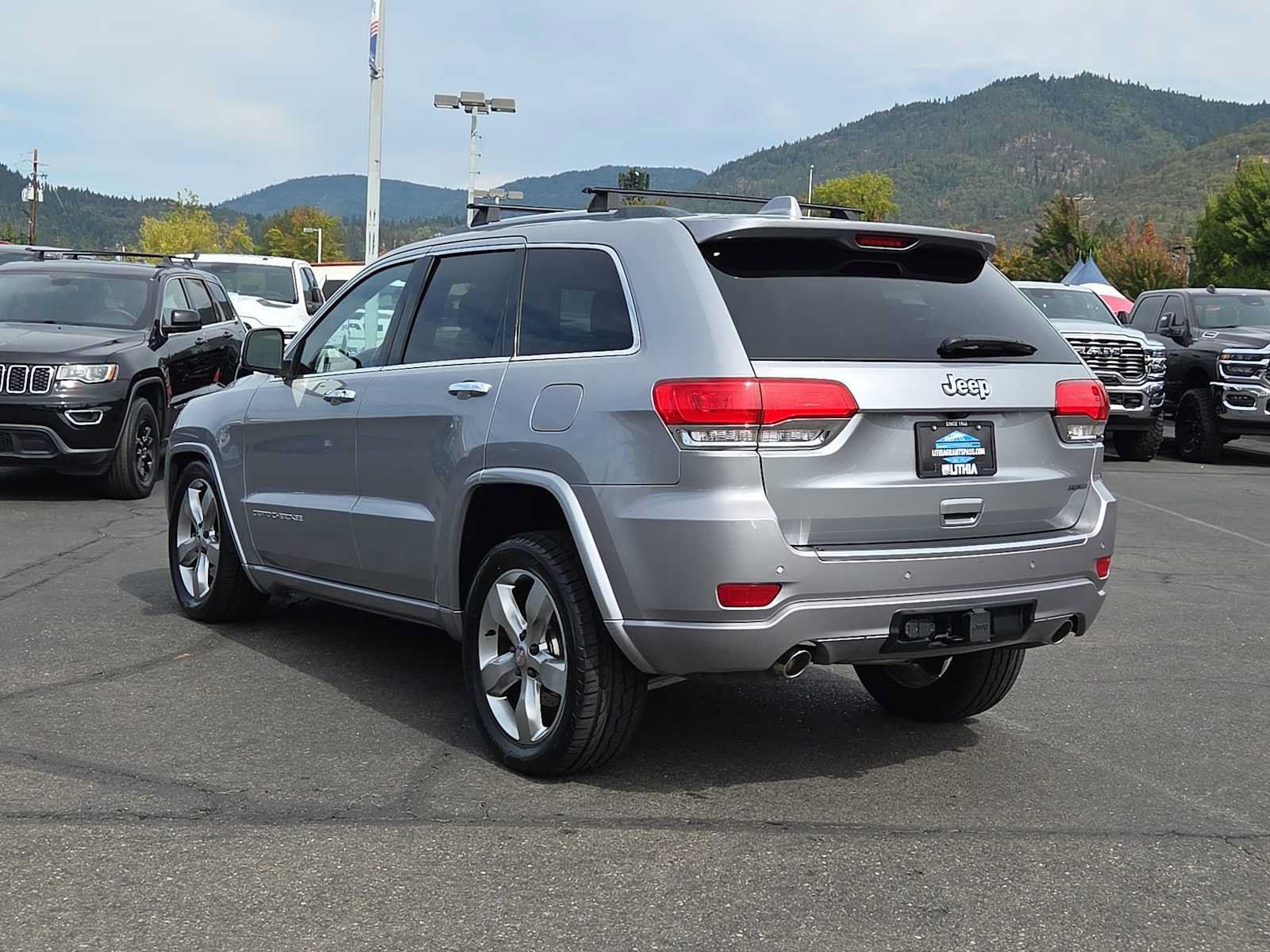 Used 2014 Jeep Grand Cherokee Overland AWD/4WD image 12