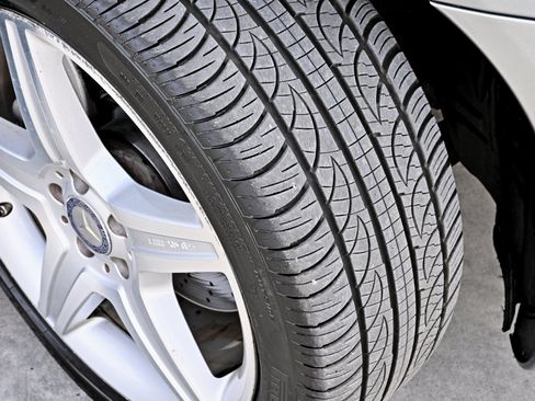 Used 2010 Mercedes-Benz CL 550 4MATIC image 36