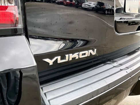 Used 2017 GMC Yukon SLT w/ Premium Edition image 27