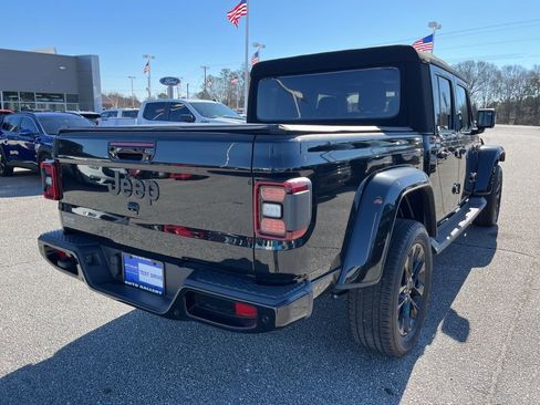 Used 2023 Jeep Gladiator Overland image 5