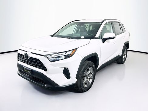 Used 2025 Toyota RAV4 XLE image 3