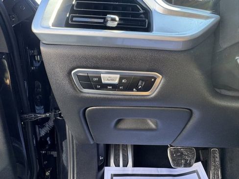 Used 2023 BMW X7 xDrive40i w/ M Sport Package image 29