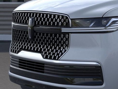 New 2026 Lincoln Navigator L Reserve AWD/4WD image 17