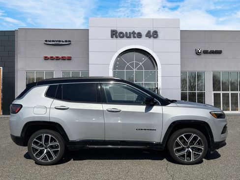 Used 2025 Jeep Compass Limited w/ Elite Group AWD/4WD image 6
