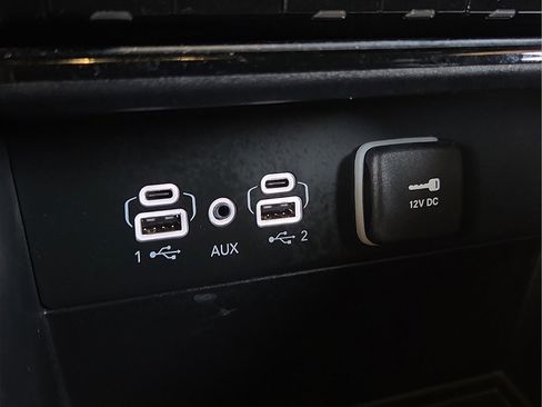 Used 2025 Jeep Grand Cherokee L Limited w/ Black Appearance Package RWD image 22