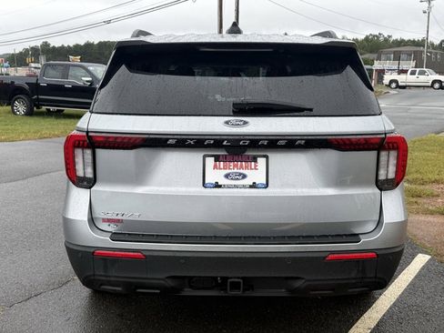 Used 2025 Ford Explorer Active image 4