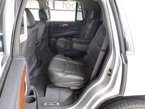 Used 2017 Cadillac Escalade Premium Luxury AWD/4WD image 21