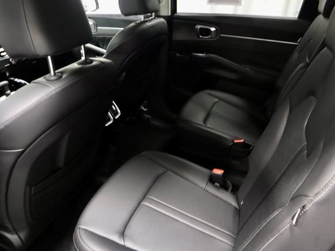 Used 2025 Kia Sorento SX FWD image 23