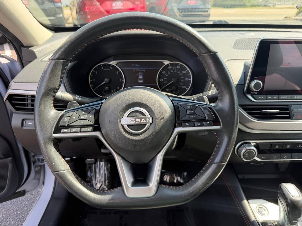 Used 2024 Nissan Altima 2.5 SR FWD image 32