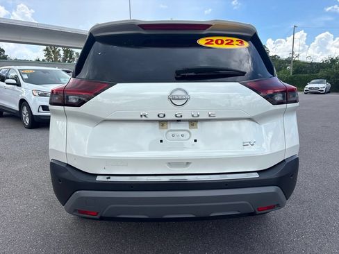 Used 2023 Nissan Rogue SV FWD image 4
