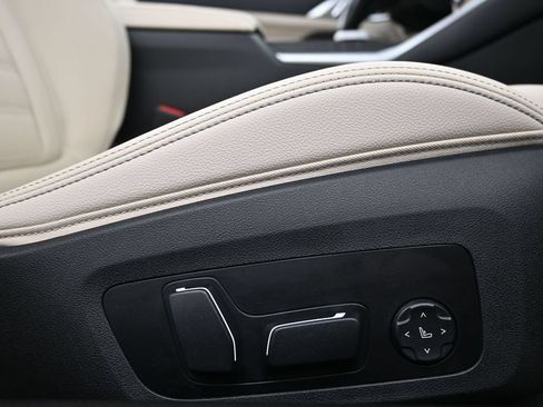 Used 2024 BMW M440i Convertible RWD image 12