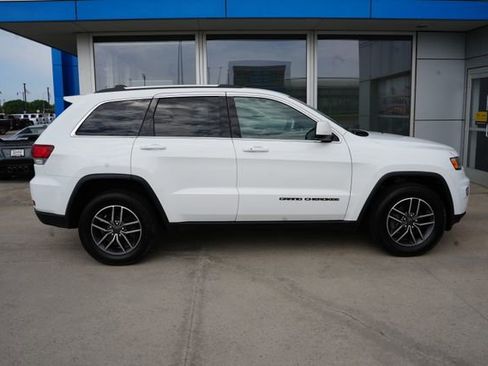 Used 2020 Jeep Grand Cherokee Laredo w/ Security & Convenience Group AWD/4WD image 32