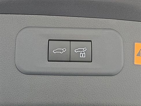 Used 2025 Lexus NX 250 FWD w/ Towing Package (2000 Lbs) image 29