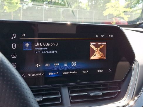 Used 2025 Chevrolet Trax RS w/ Sunroof Package FWD image 3
