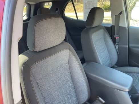 Used 2024 Chevrolet Equinox LT image 34