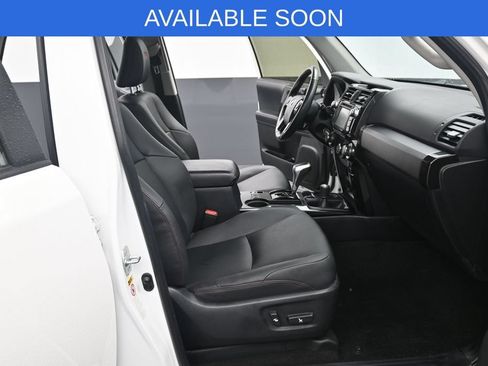 Used 2019 Toyota 4Runner TRD Off-Road Premium AWD/4WD image 35