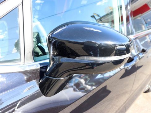 Used 2024 Chrysler Pacifica Touring-L FWD image 65