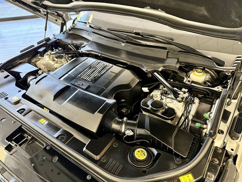Used 2018 Land Rover Range Rover Supercharged image 18