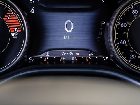 Used 2022 Jeep Cherokee Limited image 3