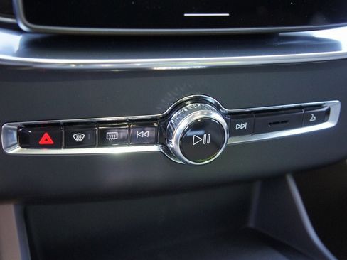 New 2026 Volvo XC90 B6 Plus w/ Protection Package Premier image 15