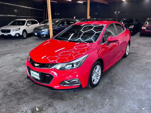 Used 2017 Chevrolet Cruze LT w/ RS Package FWD image 3