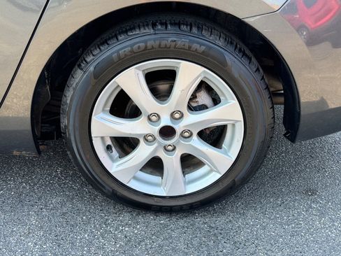 Used 2010 MAZDA MAZDA3 i Touring FWD image 8