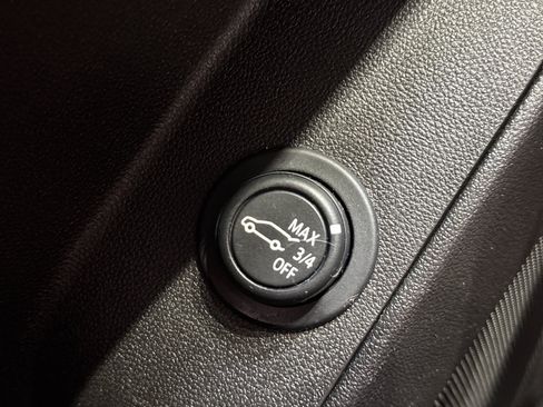 Used 2021 Chevrolet Equinox LT FWD image 35