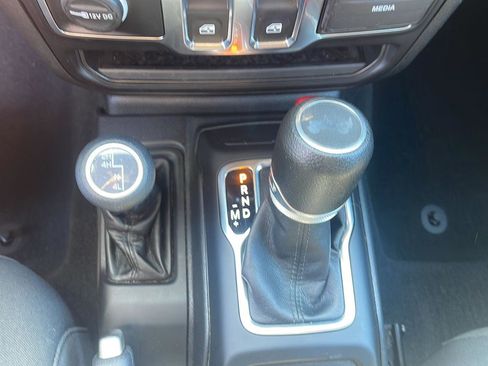 Used 2023 Jeep Wrangler Sport AWD/4WD image 19