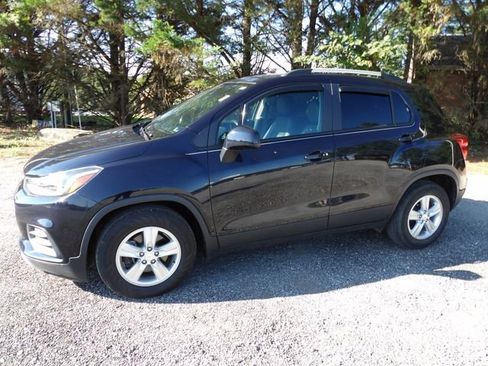 Used 2021 Chevrolet Trax LT w/ Driver Confidence Package FWD image 1