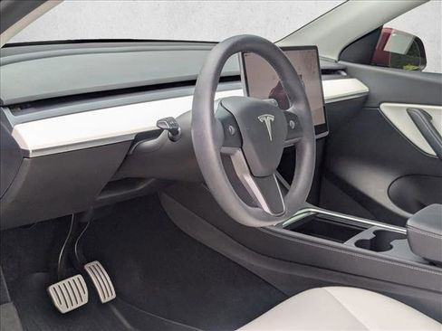 Used 2022 Tesla Model Y Performance image 2