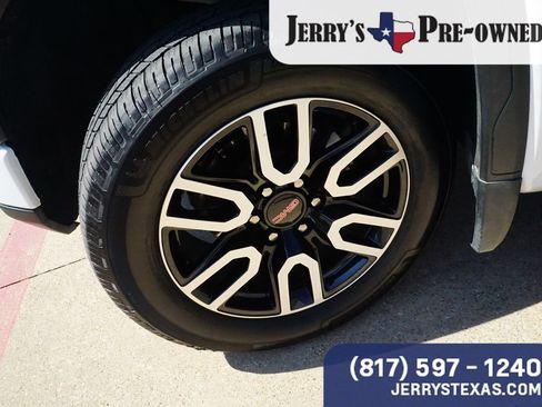 Used 2024 GMC Sierra 1500 AT4 w/ Technology Package AWD/4WD image 9