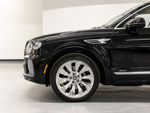 New 2025 Bentley Bentayga Extended Wheelbase image 10