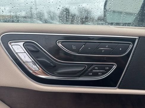 Used 2020 Lincoln Navigator Reserve AWD/4WD image 19